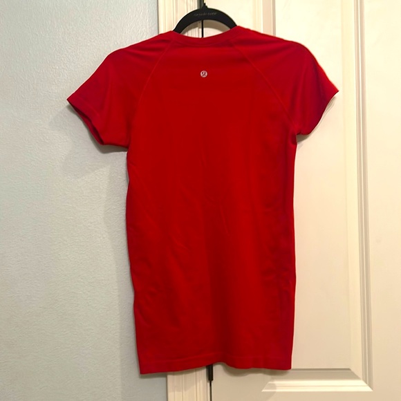 Lululemon shirt - Picture 3 of 5